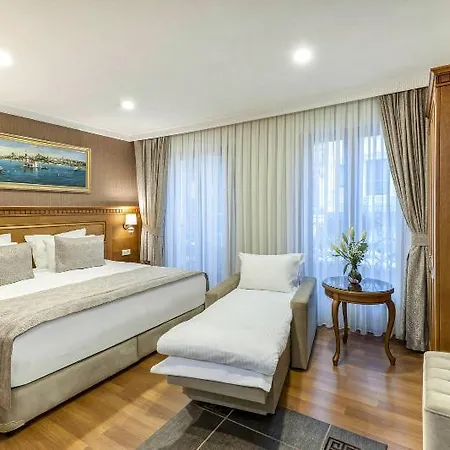 Royan Hotel
