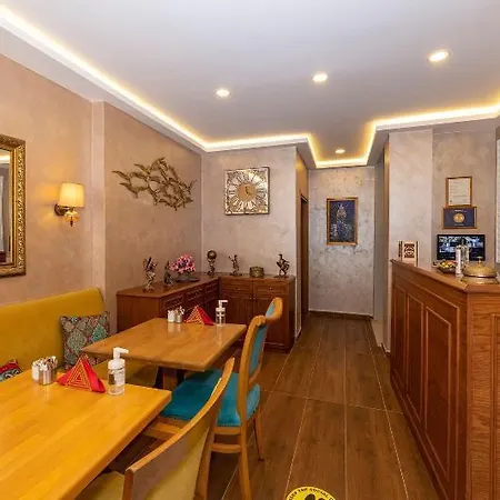 Royan Hotel